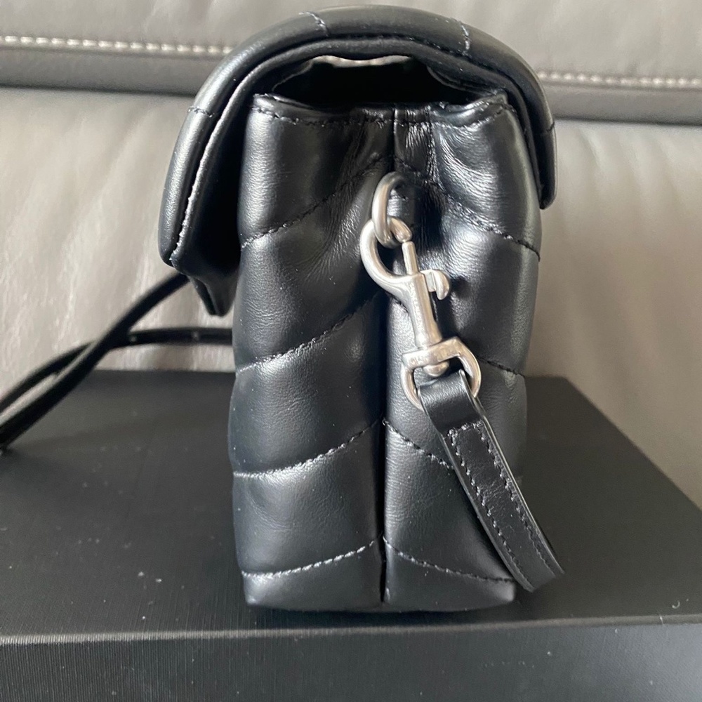 YSL Loulou Toy - Picture 2 of 14